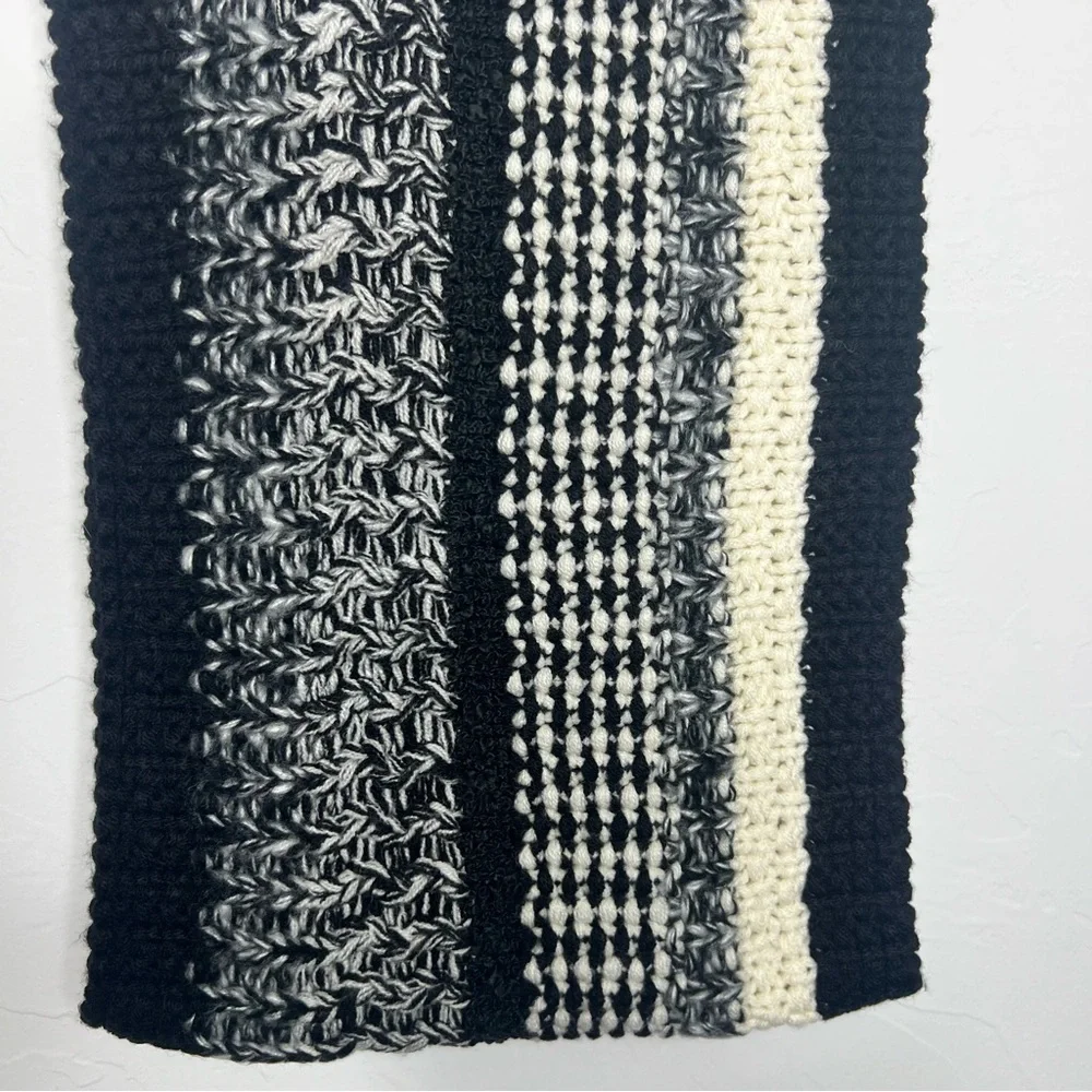 Dillard’s knit scarf, black and white design